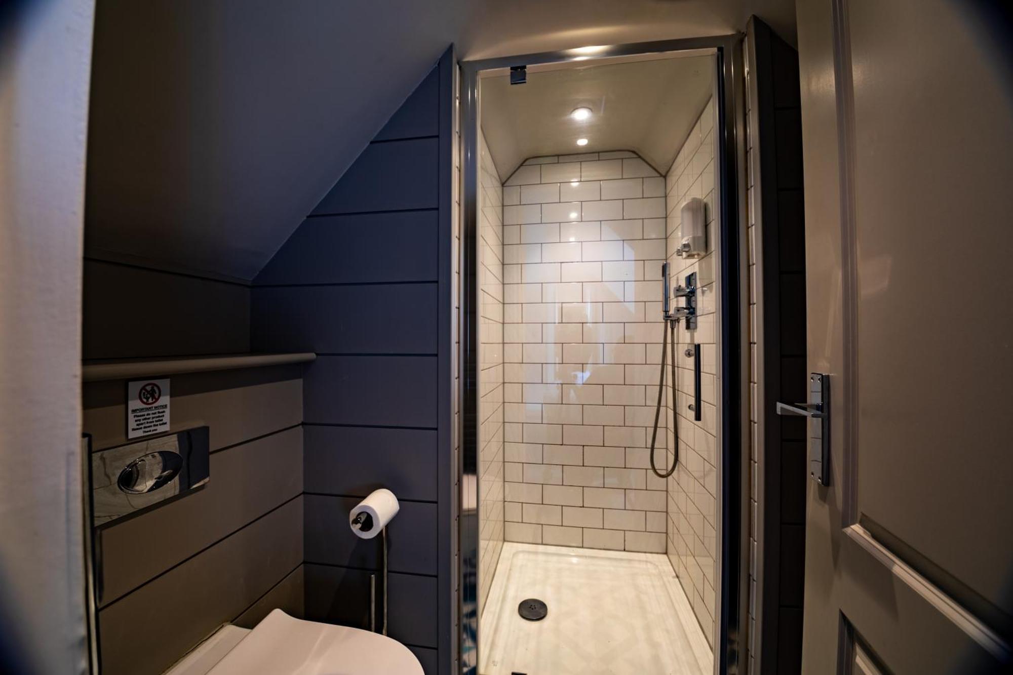 The Bay Hotel Певенсі Екстер'єр фото