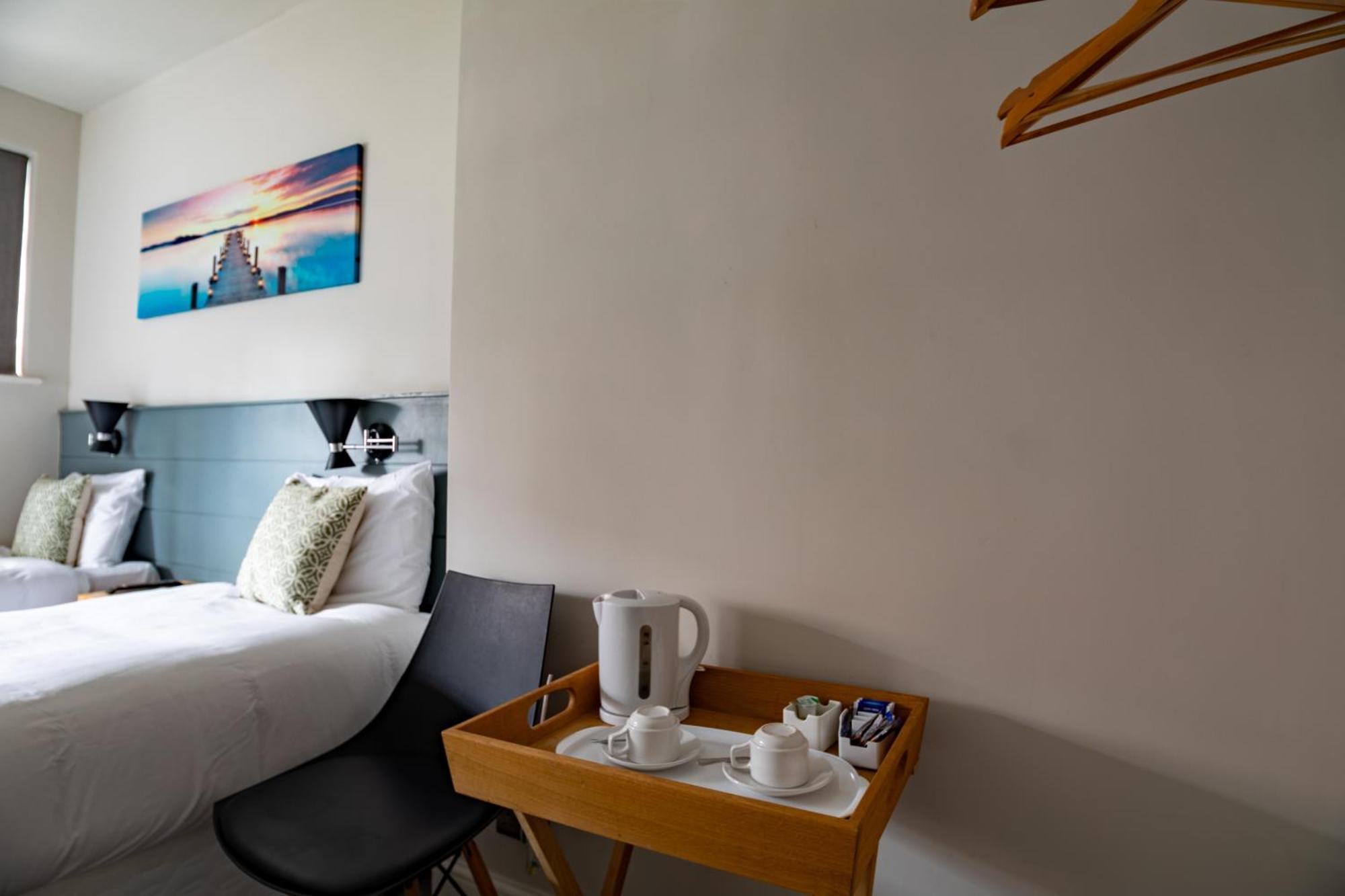 The Bay Hotel Певенсі Екстер'єр фото